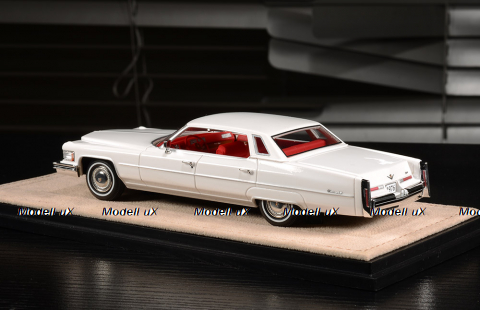 Cadillac Sedan Deville 1976, Cotillion White STM76501, Stamp models 1:43 